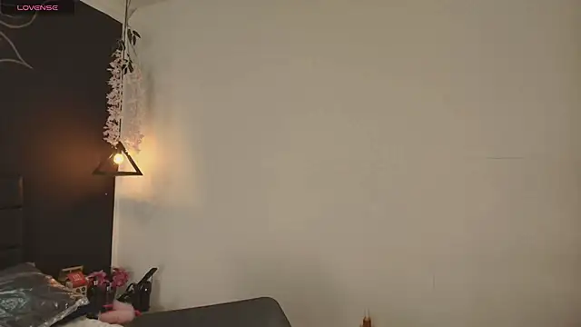 Aleecandrews online show from 11/26/25, 12:17