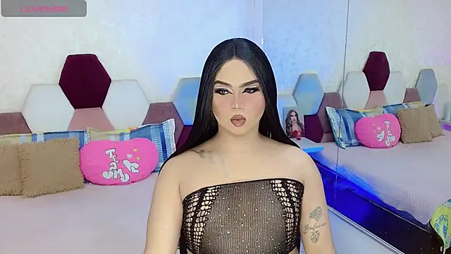 Snapshot of kushina_uzumaki75 chatting on 10/21/25, 08:04 kushina uzumaki75 online show from 10/21/25, 08:04