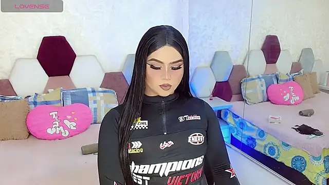 Snapshot of kushina_uzumaki75 chatting on 10/26/25, 04:07 kushina uzumaki75 online show from 10/26/25, 04:07