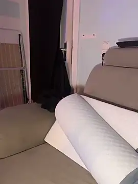 Snapshot of Seductively4_20 chatting on 10/13/25, 06:19 Seductively4 20 online show from 10/13/25, 06:19