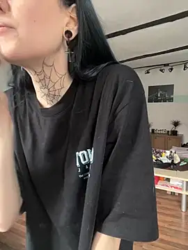 Snapshot of Seductively4_20 chatting on 10/16/25, 01:01 Seductively4 20 online show from 10/16/25, 01:01