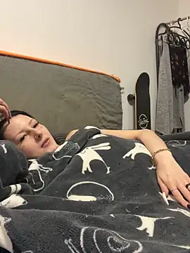 Snapshot of Seductively4_20 chatting on 10/21/25, 12:06 Seductively4 20 online show from 10/21/25, 12:06