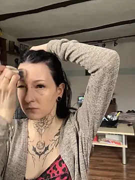 Snapshot of Seductively4_20 chatting on 10/22/25, 01:00 Seductively4 20 online show from 10/22/25, 01:00