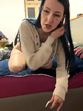 Snapshot of Seductively4_20 chatting on 10/26/25, 06:58 Seductively4 20 online show from 10/26/25, 06:58