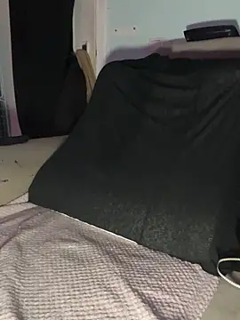 Snapshot of Seductively4_20 chatting on 10/27/25, 09:08 Seductively4 20 online show from 10/27/25, 09:08