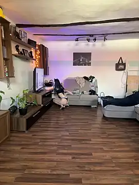 Snapshot of Seductively4_20 chatting on 11/17/25, 11:16 Seductively4 20 online show from 11/17/25, 11:16