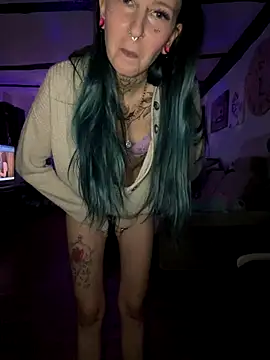 Snapshot of Seductively4_20 chatting on 12/13/25, 07:53 Seductively4 20 online show from 12/13/25, 07:53