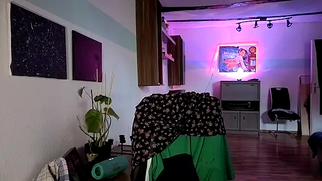 Seductively4 20 online show from 07/23/26, 05:27