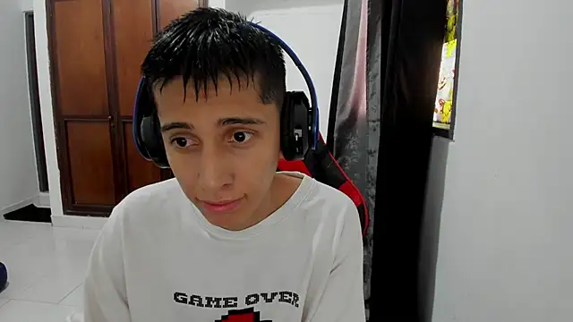 gomitaboy 1 online show from 10/19/25, 07:03