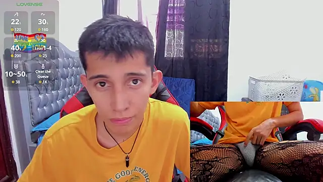 gomitaboy 1 online show from 10/27/25, 07:07