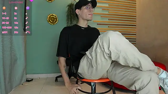 david huge online show from 10/02/25, 01:23