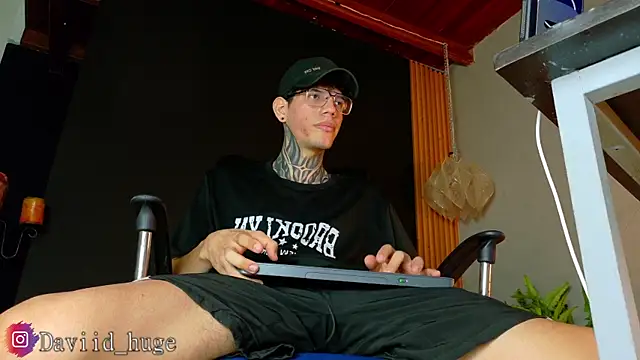 david huge online show from 07/12/26, 03:19