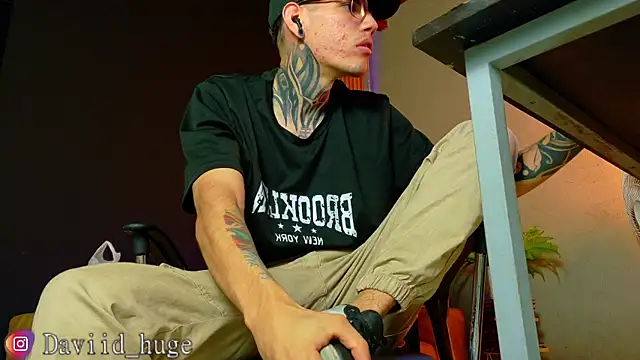 david huge online show from 07/22/26, 01:25