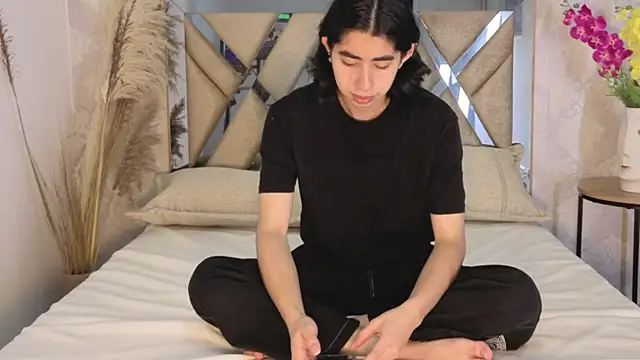 ryo light online show from 11/28/25, 08:55