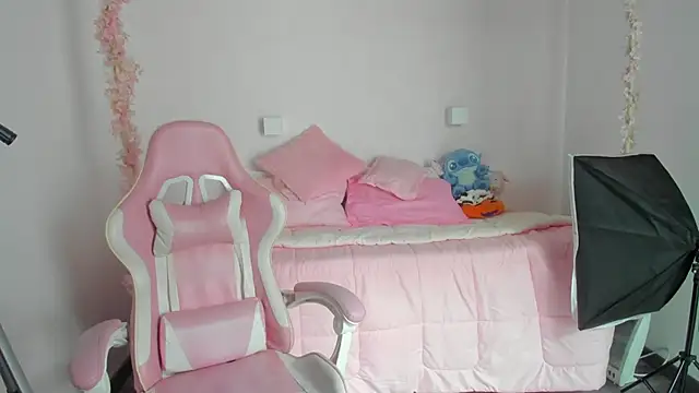 Snapshot of camiicherry chatting on 06/05/26, 07:52 camiicherry online show from 06/05/26, 07:52