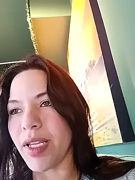 Snapshot of avril_vinn chatting on 11/14/25, 07:12 avril vinn online show from 11/14/25, 07:12