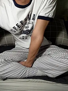 icejuljulju online show from 12/04/25, 02:59