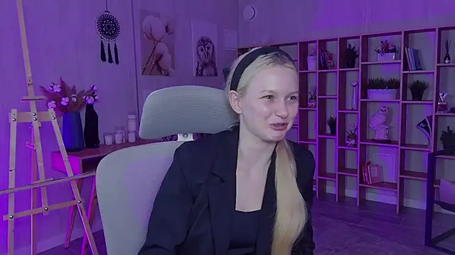 AvaDaviis online show from 09/17/25, 10:28