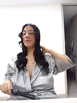 Samantha hotly online show from 10/15/25, 01:44