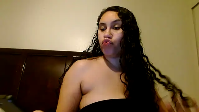 Snapshot of carlithefreak chatting on 12/21/25, 04:03 carlithefreak online show from 12/21/25, 04:03