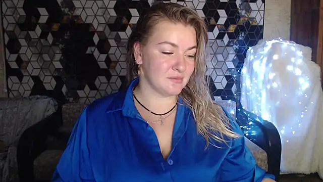 Snapshot of NikaSkylink chatting on 11/19/25, 08:09 NikaSkylink online show from 11/19/25, 08:09