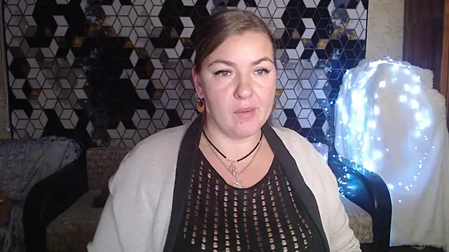 Snapshot of NikaSkylink chatting on 11/20/25, 07:57 NikaSkylink online show from 11/20/25, 07:57