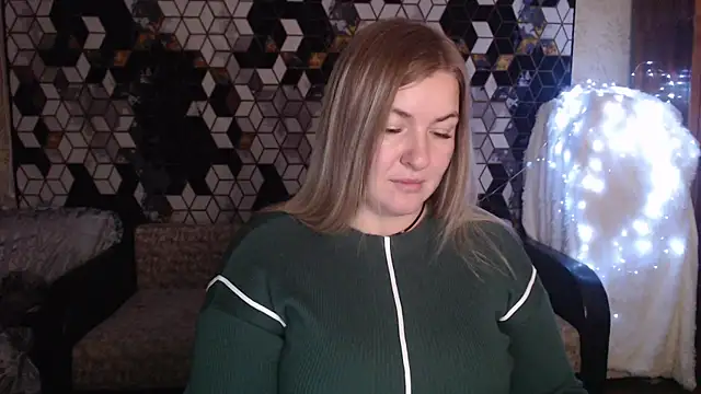 Snapshot of NikaSkylink chatting on 11/27/25, 08:11 NikaSkylink online show from 11/27/25, 08:11