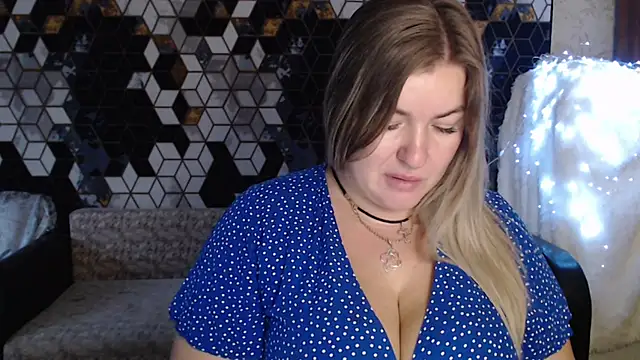 Snapshot of NikaSkylink chatting on 12/01/25, 05:01 NikaSkylink online show from 12/01/25, 05:01