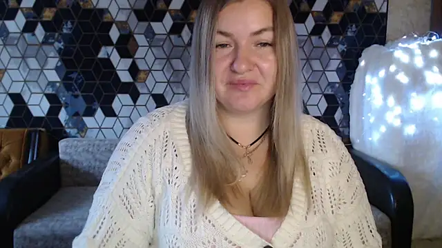 Snapshot of NikaSkylink chatting on 12/15/25, 05:12 NikaSkylink online show from 12/15/25, 05:12