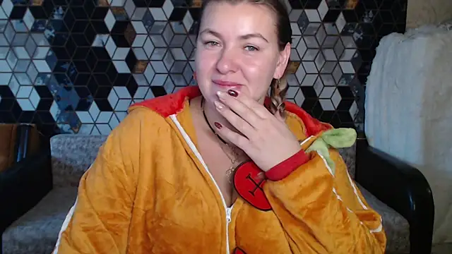 Snapshot of NikaSkylink chatting on 12/16/25, 05:01 NikaSkylink online show from 12/16/25, 05:01