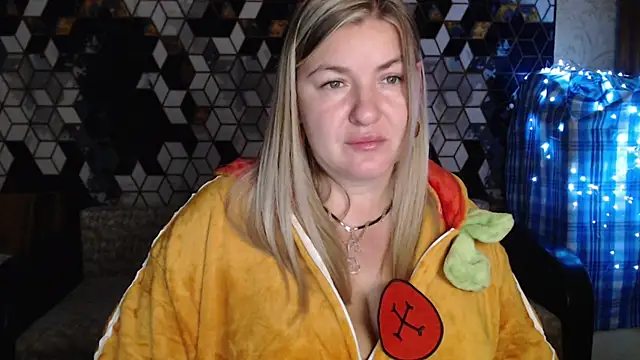 Snapshot of NikaSkylink chatting on 12/17/25, 07:53 NikaSkylink online show from 12/17/25, 07:53