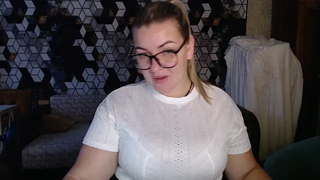 Snapshot of NikaSkylink chatting on 01/14/26, 05:13 NikaSkylink online show from 01/14/26, 05:13