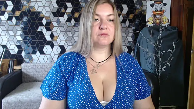 Snapshot of NikaSkylink chatting on 04/08/26, 04:56 NikaSkylink online show from 04/08/26, 04:56