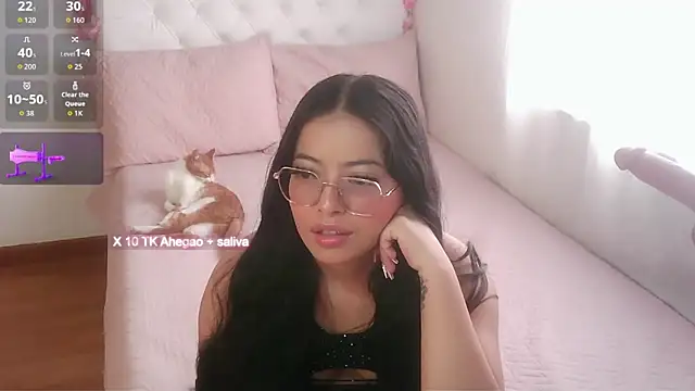 Snapshot of AbrilVelastegui7 chatting on 11/30/25, 05:06 AbrilVelastegui7 online show from 11/30/25, 05:06