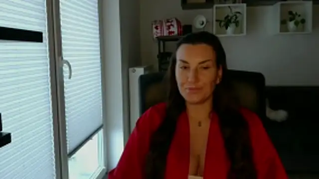 DonnaAmore online show from 11/11/25, 08:14