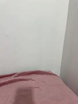 Snapshot of YourSlutBoySl chatting on 12/17/25, 11:05 YourSlutBoySl online show from 12/17/25, 11:05