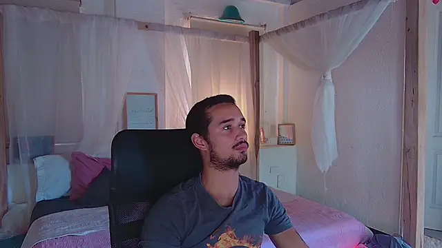 Laila asher online show from 09/13/25, 07:13