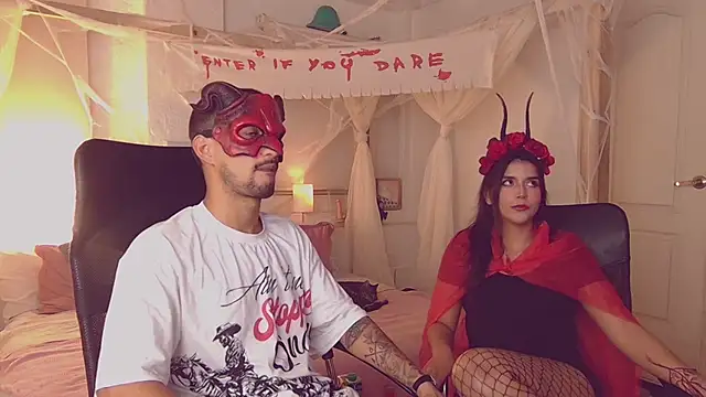 Laila asher online show from 10/28/25, 04:16