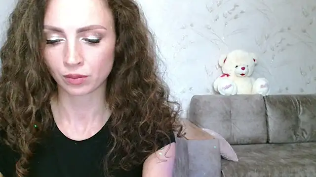 Amber Carrol online show from 04/01/26, 04:04