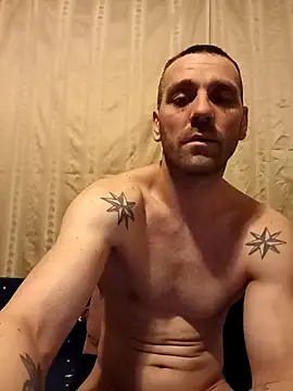 Snapshot of YzabellFabioo chatting on 02/20/26, 10:32 YzabellFabioo online show from 02/20/26, 10:32