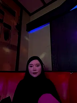 Snapshot of nana-bababa1 chatting on 10/29/25, 04:31 nana-bababa1 online show from 10/29/25, 04:31