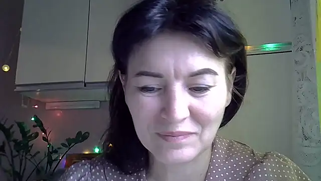 Krystal 82 online show from 10/11/25, 07:40