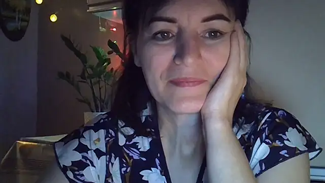 Krystal 82 online show from 10/18/25, 08:53