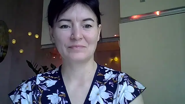 Krystal 82 online show from 10/24/25, 10:11