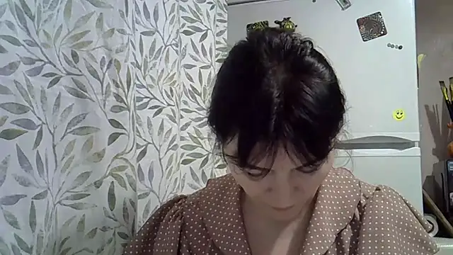 Krystal 82 online show from 12/04/25, 08:50