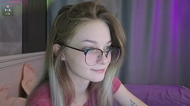 Snapshot of vialeta_baby chatting on 09/20/25, 11:50 vialeta baby online show from 09/20/25, 11:50