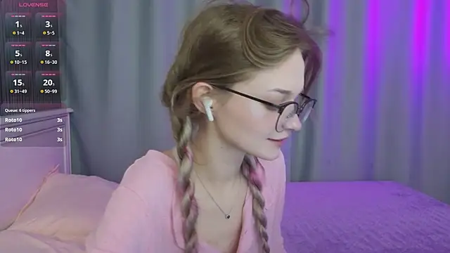 Snapshot of vialeta_baby chatting on 09/23/25, 11:52 vialeta baby online show from 09/23/25, 11:52