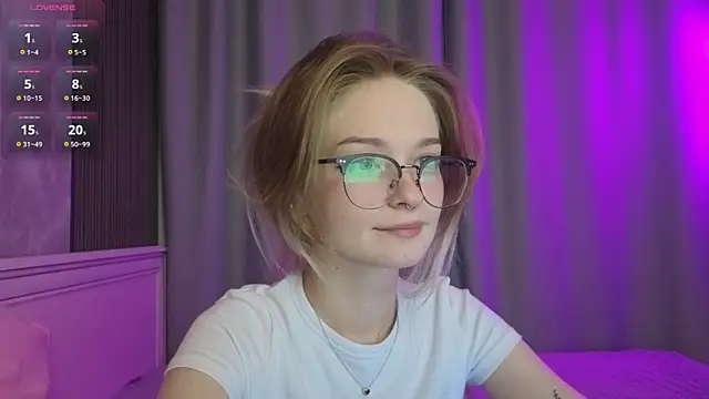 Snapshot of vialeta_baby chatting on 10/04/25, 11:14 vialeta baby online show from 10/04/25, 11:14