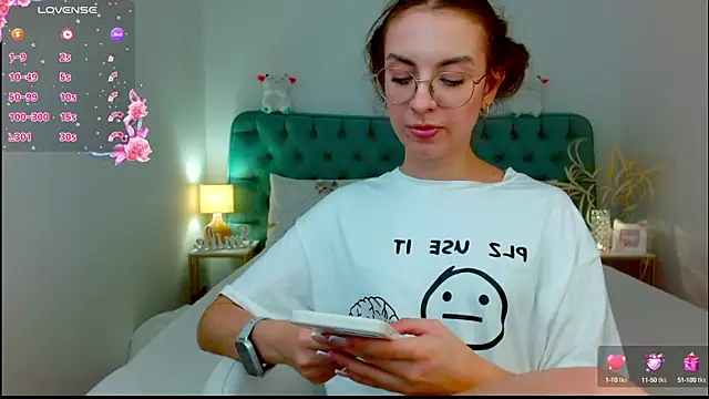 Snapshot of Real_cutie1 chatting on 09/12/25, 08:42 Real cutie1 online show from 09/12/25, 08:42