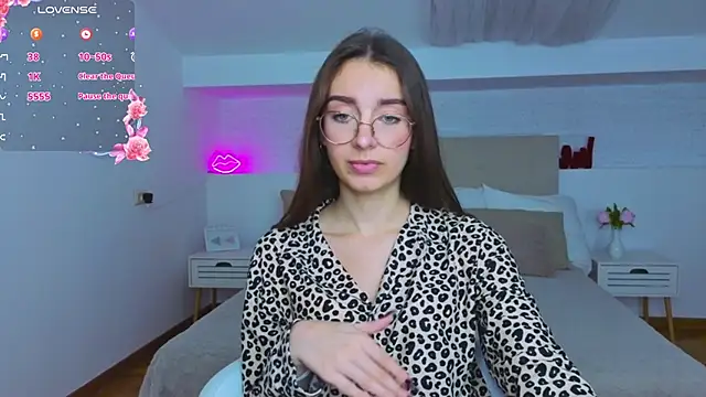 Snapshot of Real_cutie1 chatting on 09/26/25, 09:52 Real cutie1 online show from 09/26/25, 09:52